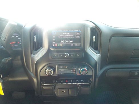 Used 2020 Chevrolet Silverado 1500 Custom w/ Custom Value Package RWD image 10