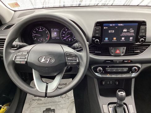 Used 2018 Hyundai Elantra GT image 15