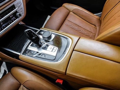 Used 2016 BMW 750i RWD image 25