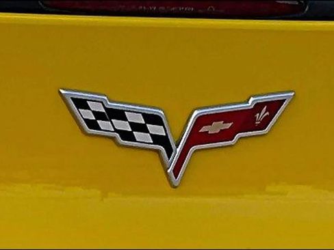 Used 2007 Chevrolet Corvette Coupe w/ Preferred Equipment Group RWD image 25