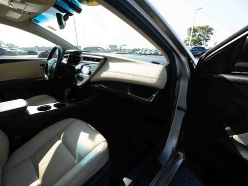 Used 2015 Toyota Avalon XLE Premium FWD image 25