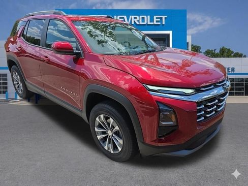 Used 2025 Chevrolet Equinox LT w/ Convenience Package II FWD image 2