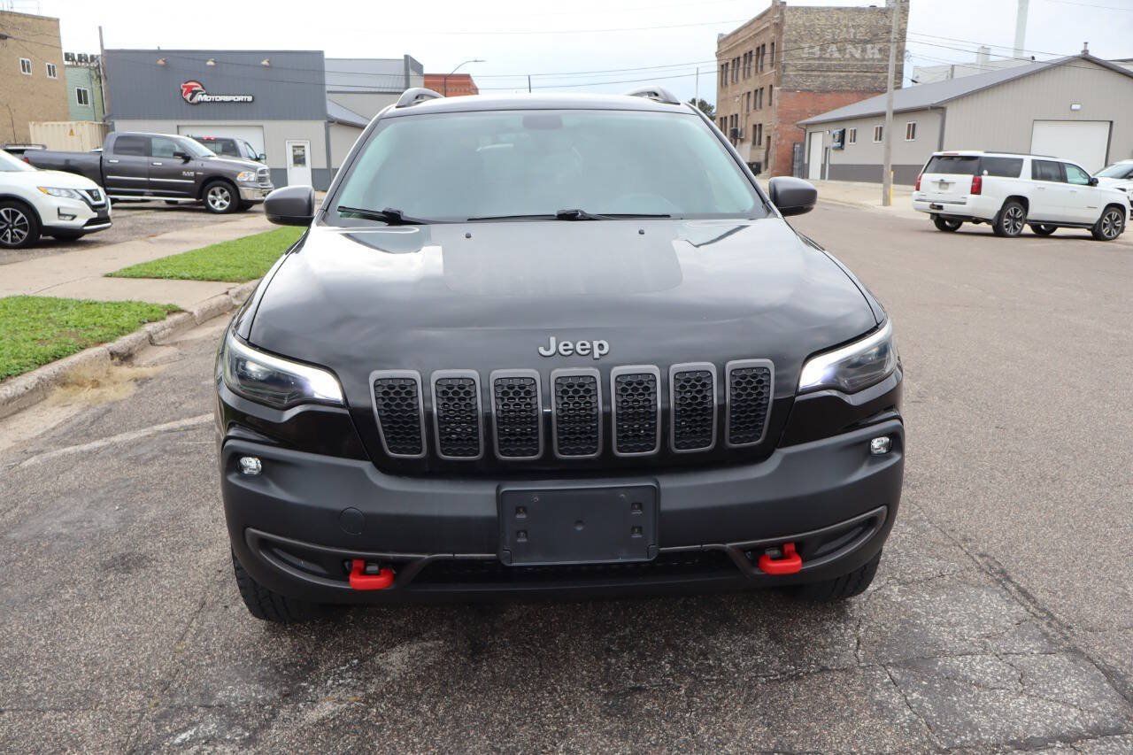 Used 2019 Jeep Cherokee Trailhawk w/ Cold Weather Group AWD/4WD image 12