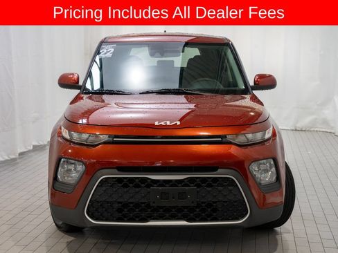 Used 2022 Kia Soul LX w/ Technology Package FWD image 2