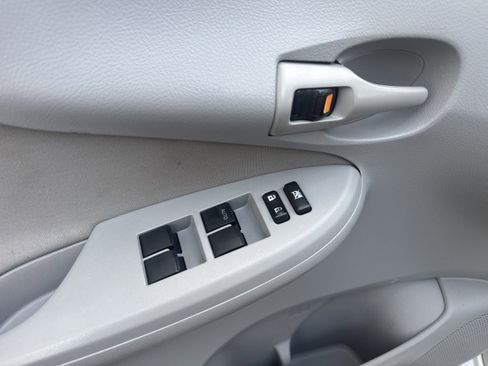 Used 2013 Toyota Corolla L image 7