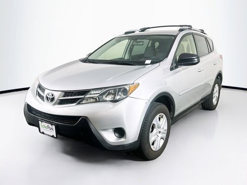 Used 2015 Toyota RAV4 LE image 3