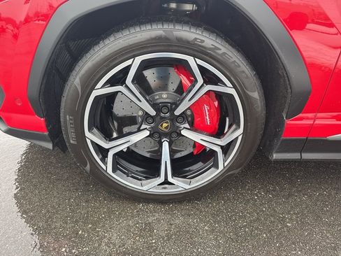 Used 2022 Lamborghini Urus image 36