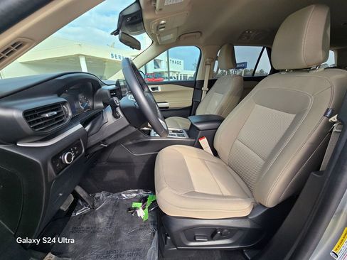 Used 2023 Ford Explorer XLT w/ Class IV Trailer Tow Package image 12