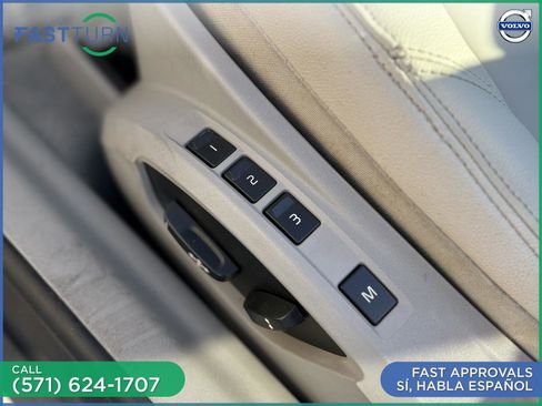 Used 2009 Volvo C70 T5 image 23