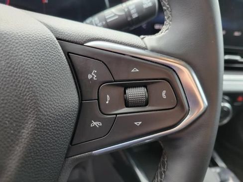 Used 2024 Chevrolet Trax LT w/ LT Convenience Package FWD image 22