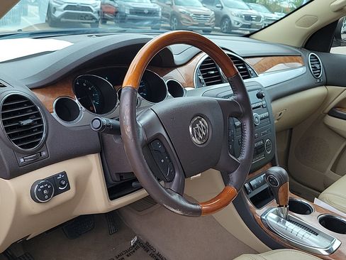 Used 2009 Buick Enclave CXL w/ Driver Confidence Package FWD image 17
