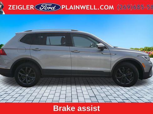 Used 2023 Volkswagen Tiguan SE AWD/4WD image 6