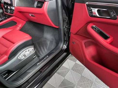 New 2026 Porsche Macan GTS AWD/4WD image 27