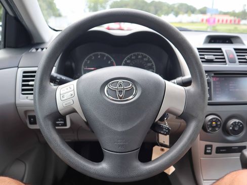 Used 2013 Toyota Corolla LE FWD image 14