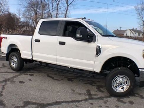 Used 2019 Ford F250 XL w/ Power Equipment Group AWD/4WD image 2