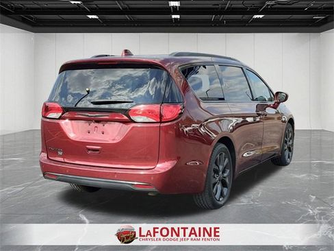 Certified 2020 Chrysler Pacifica Touring-L image 5