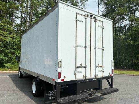 Used 2015 Ford E-350 and Econoline 350 Super Duty image 7