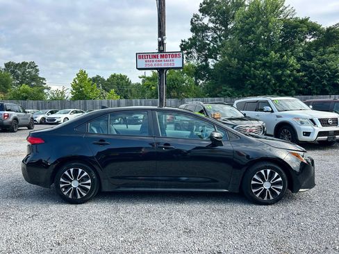 Used 2020 Toyota Corolla LE FWD image 3
