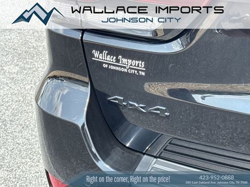 Used 2020 Jeep Grand Cherokee Altitude AWD/4WD image 11