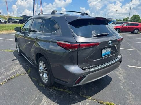 Used 2023 Toyota Highlander Platinum AWD/4WD image 5