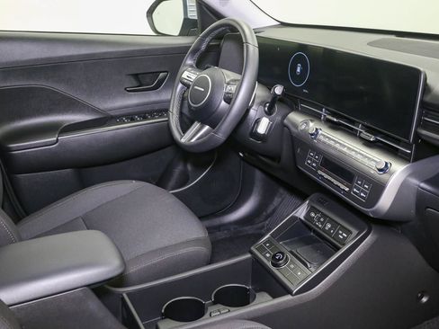 Used 2025 Hyundai Kona SEL AWD/4WD image 18