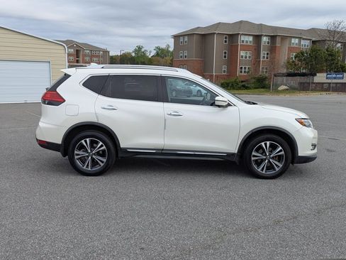 Used 2017 Nissan Rogue SL image 4