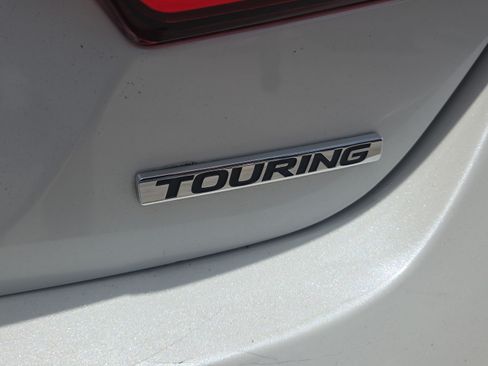 Used 2018 Honda Accord Touring image 39