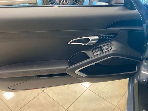 Used 2017 Porsche 911 Carrera image 11