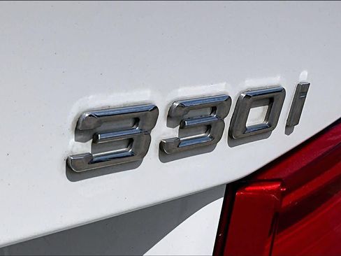 Used 2017 BMW 330i Sedan RWD image 27