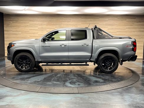Used 2025 Chevrolet Colorado Z71 w/ Midnight Edition AWD/4WD image 19