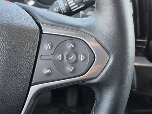 Used 2023 Chevrolet Traverse LT image 31