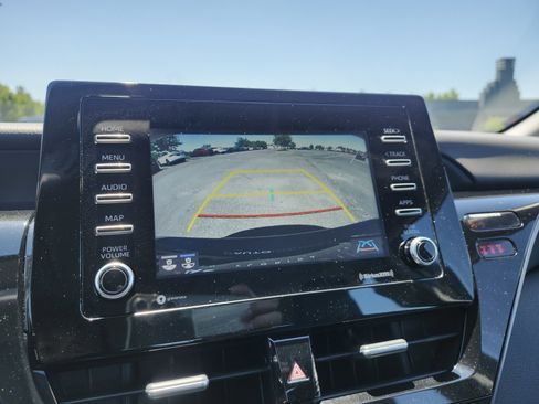 Used 2021 Toyota Camry SE FWD image 4