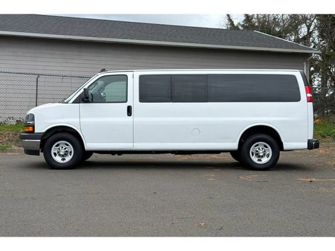 Used 2024 Chevrolet Express 3500 LT w/ LT Preferred Equipment Group RWD image 7