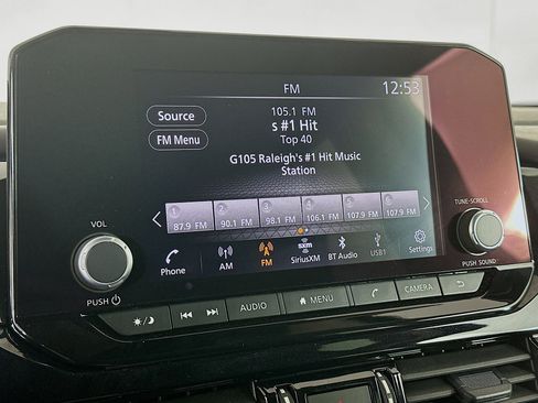 Used 2025 Nissan Pathfinder SV image 21