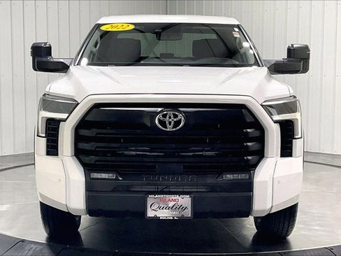 Used 2022 Toyota Tundra SR5 w/ SR5 Convenience Package AWD/4WD image 2