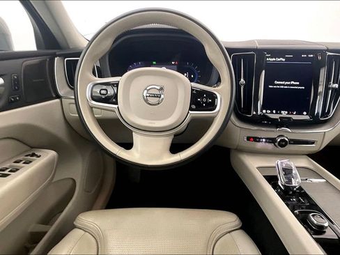 Used 2023 Volvo XC60 B5 Ultimate w/ Climate Package image 8