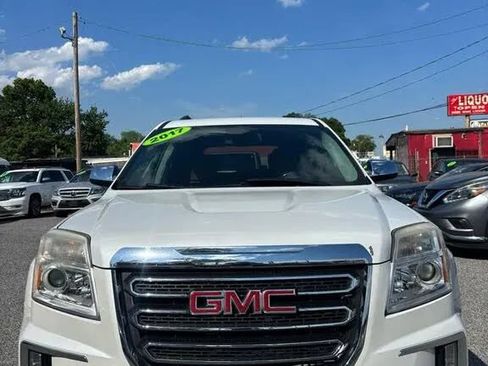 Used 2017 GMC Terrain SLT FWD image 2