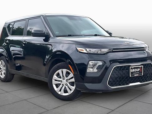 Used 2021 Kia Soul LX FWD image 3
