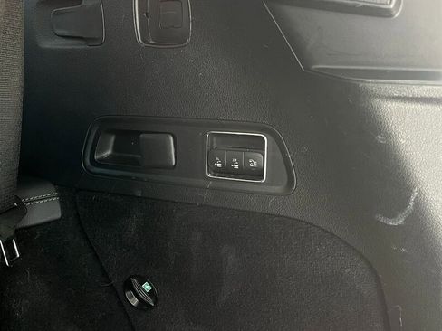 Used 2024 Mercedes-Benz GLS 450 4MATIC image 8