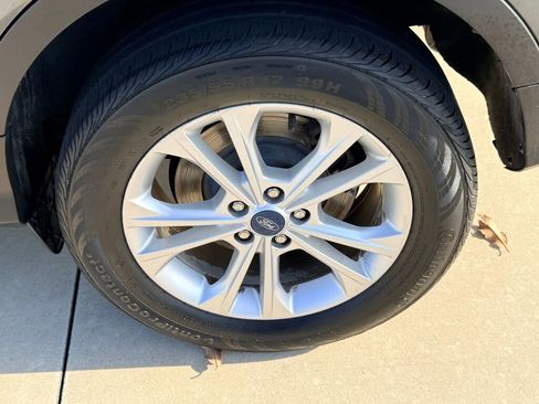 Used 2019 Ford Escape SEL image 9