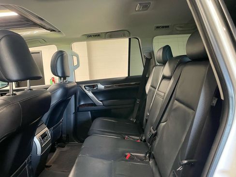 Used 2018 Lexus GX 460 Premium w/ Premium Package AWD/4WD image 13