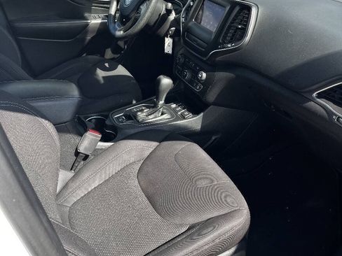 Used 2019 Jeep Cherokee Latitude w/ Popular Appearance Group FWD image 12