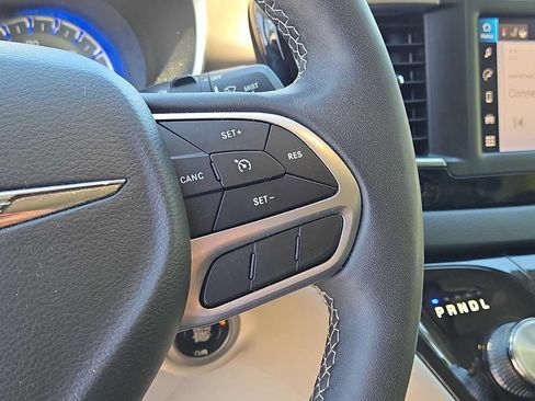Used 2023 Chrysler Voyager LX FWD image 27