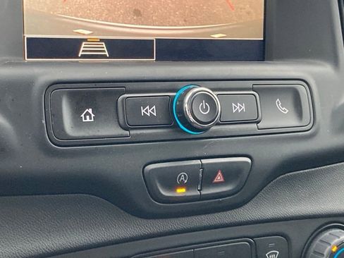 Used 2024 GMC Terrain SLE image 22