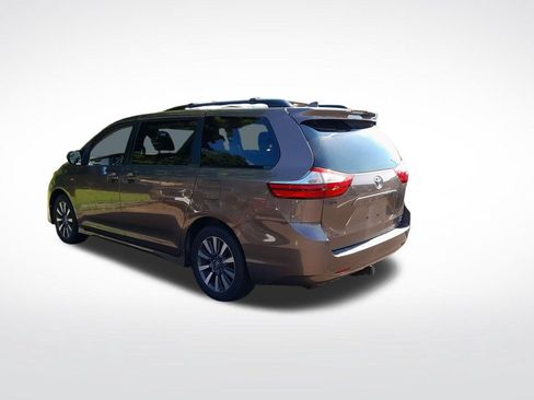 Used 2018 Toyota Sienna LE AWD/4WD image 6
