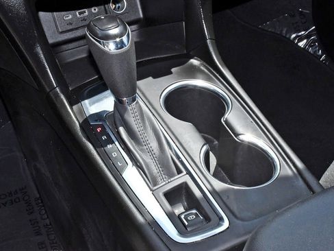 Used 2021 Chevrolet Equinox LT image 25