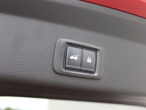 Used 2025 Mitsubishi Outlander 4WD Plug-In Hybrid image 18