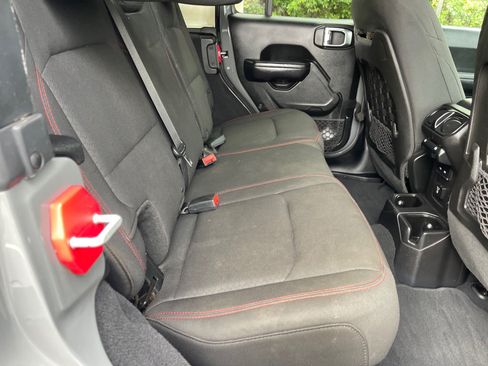 Used 2018 Jeep Wrangler Unlimited Rubicon AWD/4WD image 18