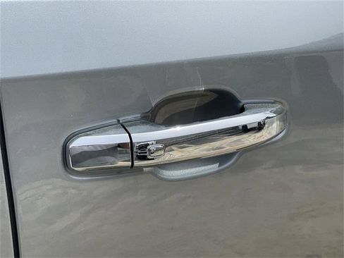 Used 2025 Chevrolet Silverado 1500 LTZ image 34