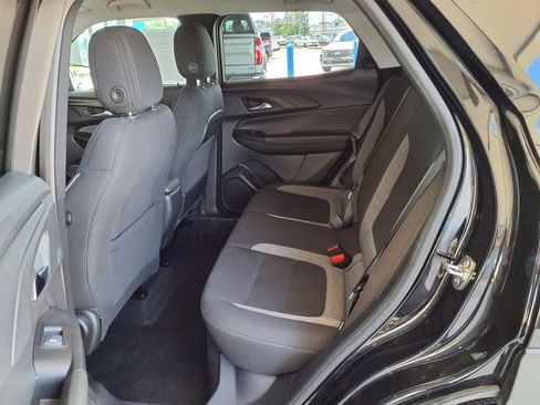 Used 2025 Chevrolet TrailBlazer LT FWD image 16